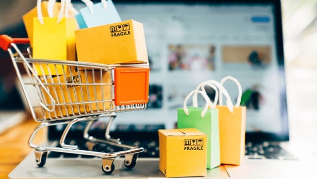 Данните от деня на Черния петък за 2021 г показват